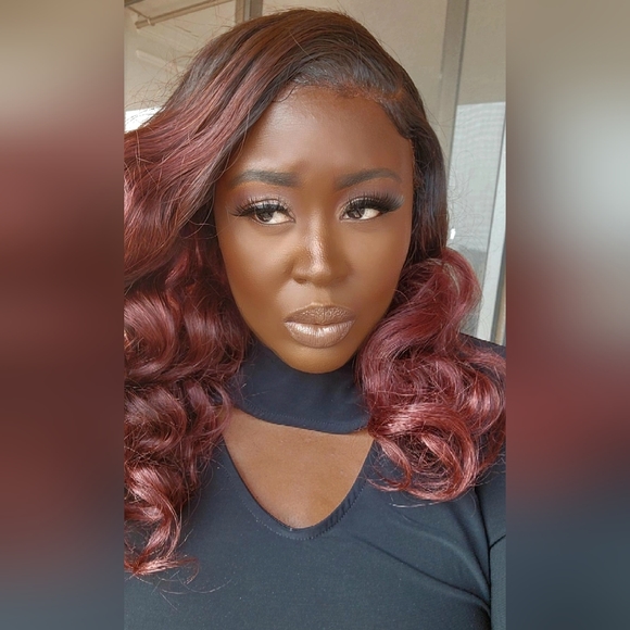 💯Very gently worn 13x4 Lace Frontal Burgundy Body Wave Wig in 20 inches ✨️ - Picture 7 of 8